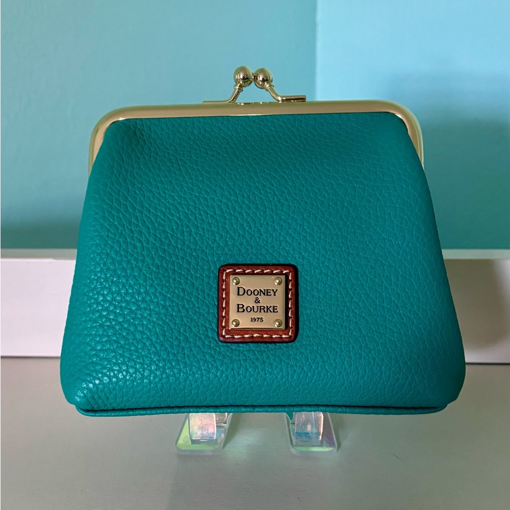 Dooney & Bourke large kisslock frame purse Spearmint